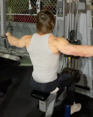 Jeff Seid Instagram - juicy shoulder sesh at the mecca
