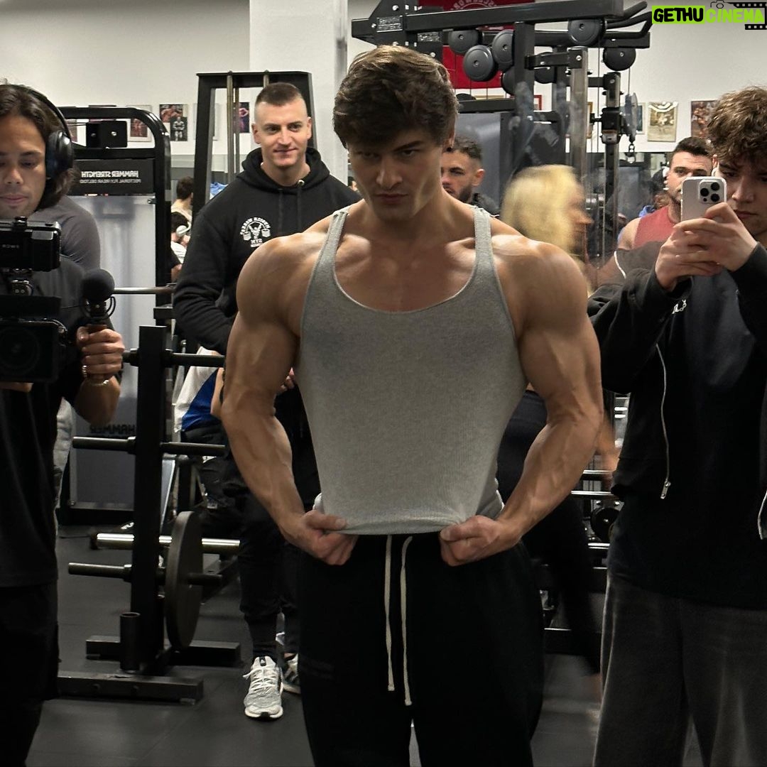 Jeff Seid Instagram - My recent adventure π Went to England this past weekend for a brief but epic trip. The energy was unmatched and it was a good time all around. Big thanks to everyone who came out to the @vqfit pop up store & after hours lift. Now itβs time to return to America for a massive thanksgiving feast! London, United Kingdom