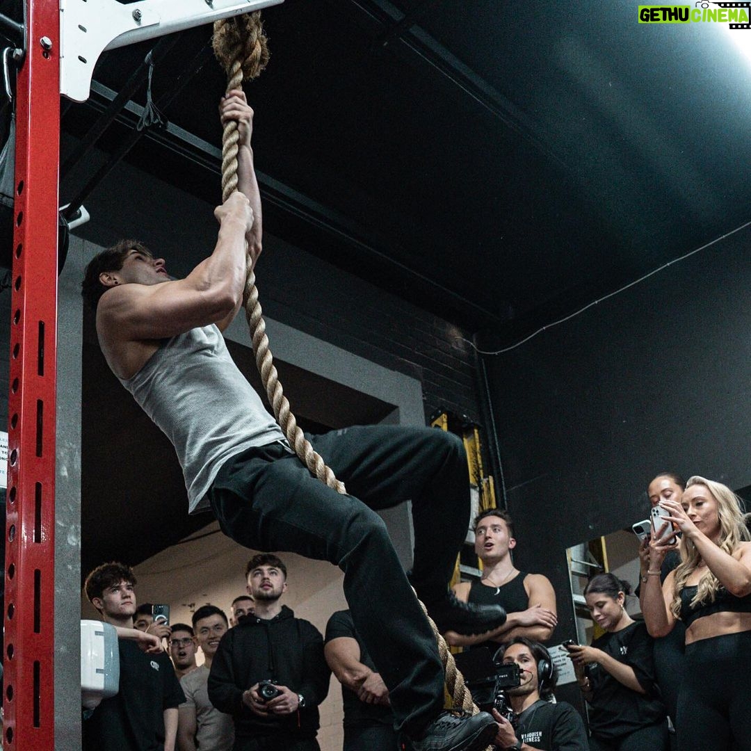 Jeff Seid Instagram - My recent adventure π Went to England this past weekend for a brief but epic trip. The energy was unmatched and it was a good time all around. Big thanks to everyone who came out to the @vqfit pop up store & after hours lift. Now itβs time to return to America for a massive thanksgiving feast! London, United Kingdom