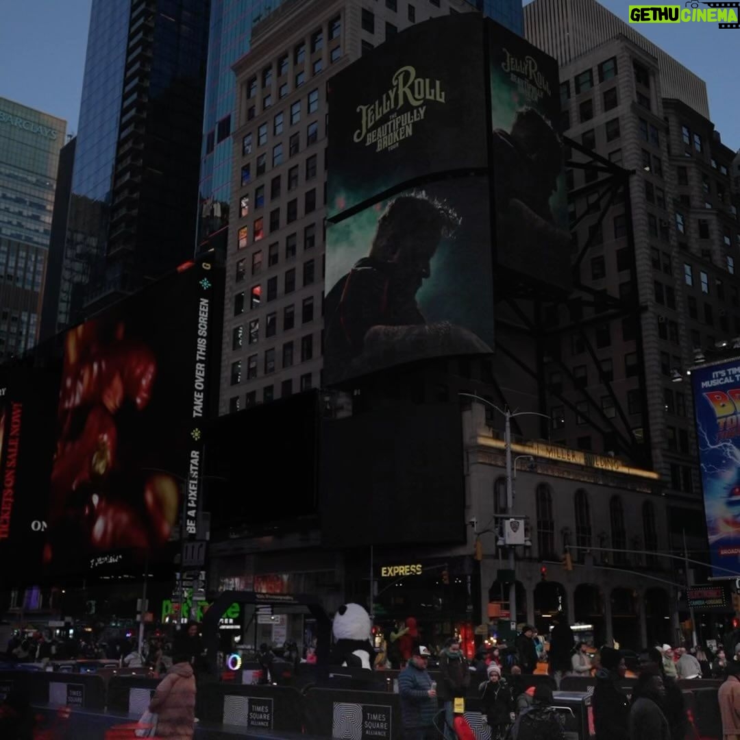 Jelly Roll Instagram - @jellyroll615 taking over Times Square 🤩