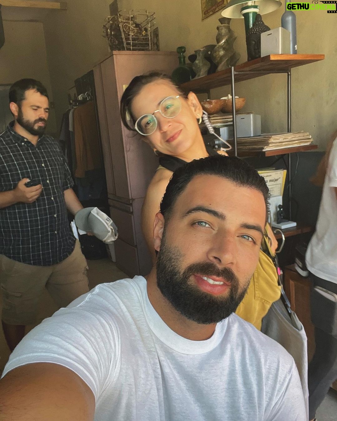 Jencarlos Canela Instagram - Abrí una puerta aquí en PR y encontré un hogar y una familia.