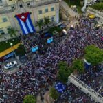 Jencarlos Canela Instagram - Anoche le hicimos echó a nuestro pueblo Cubano!! Quisimos ofrecer una plataforma donde el grito de Libertad de el pueblo Cubano, el exilio y miles de vidas que hemos perdido en el mar en busca de esa Libertad, fueran las voces principales. Le expusimos al mundo los actos criminales y opresivos de el régimen de asesinos que lleva 62 años en nuestra Cuba. Nos mostramos como una comunidad unida y organizada ante el mundo. Le exigimos al gobierno de Estados Unidos y los líderes del mundo que no solo reconocieran la situación en Cuba pero que tomarán ACCIÓN. Hablamos de los pasos que se tienen que tomar para llegar a esa Libertad que tanto queremos y que nuestra Cuba merece. Miles llegaron a la torre de Libertad ayer con un aviso de solo 24 horas. Thank you to everyone involved and to our friends from the press for helping us echo and expose the truth of what’s happening in Cuba. #soscuba WE WILL NOT STOP!
