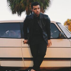 Jencarlos Canela Instagram - La calle es una clase maestra 
#CalleConClase #comingsoon #new #music