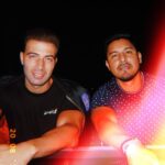 Jencarlos Canela Instagram - Las mejores fotos son la primera y la última. Este man se metió en las otras y me dio pena no subirlas 😂 #fam at the #homestudio Los Angeles, California