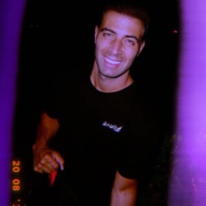 Jencarlos Canela Instagram - Las mejores fotos son la primera y la última. 
Este man se metió en las otras y me dio pena no subirlas 😂 #fam at the #homestudio