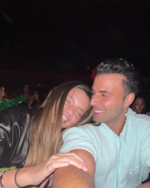 Jencarlos Canela Instagram - NYC w my best friend 🤍 and 5th slide when I realized I took Harry to the next level. Gn!