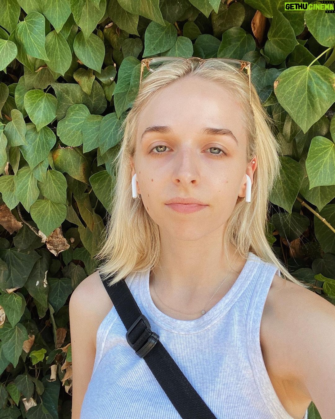 Jenn McAllister - 52.4K Likes - hey! say it back