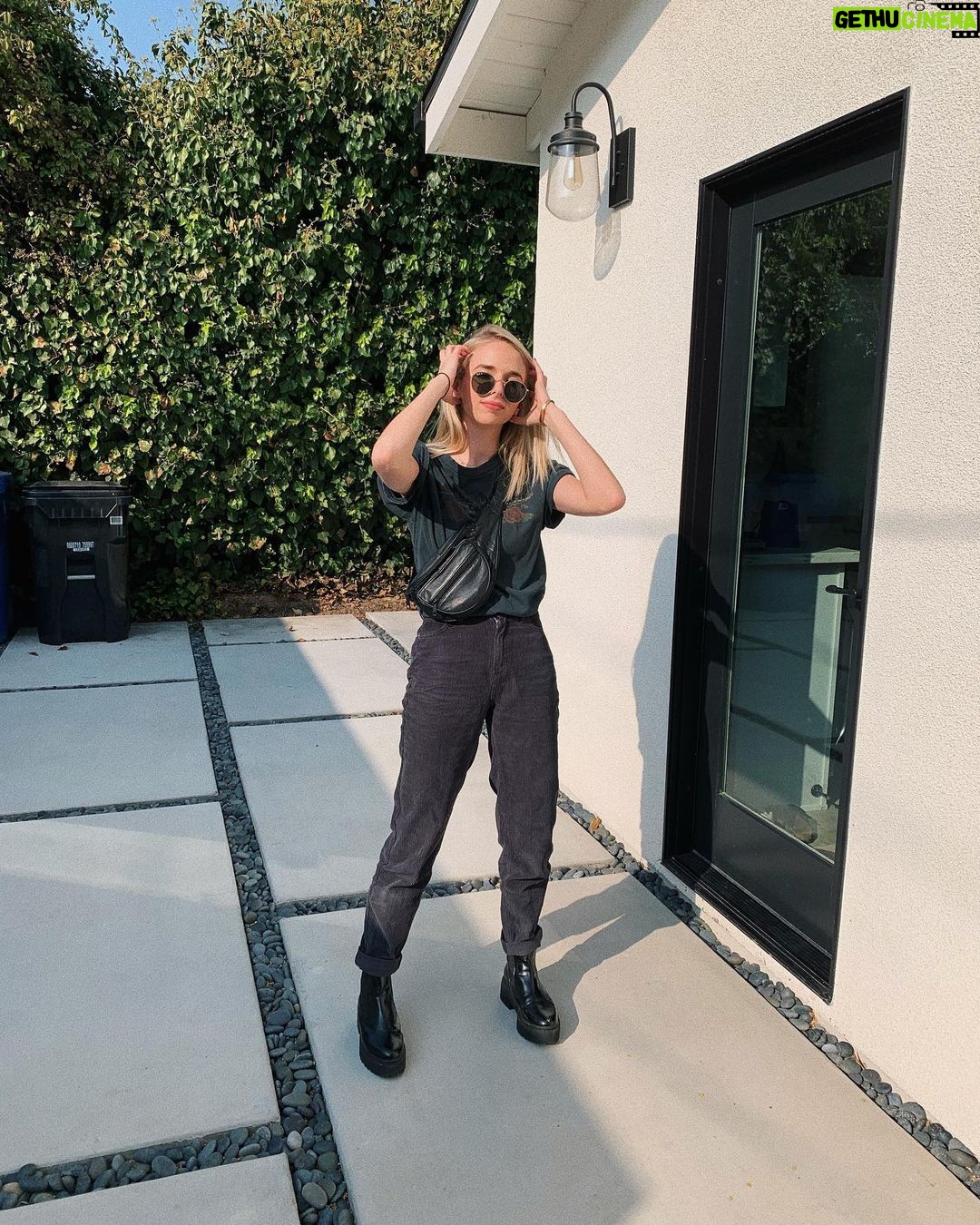 Jenn McAllister Instagram - this is old anyway what’s up Los Angeles, California