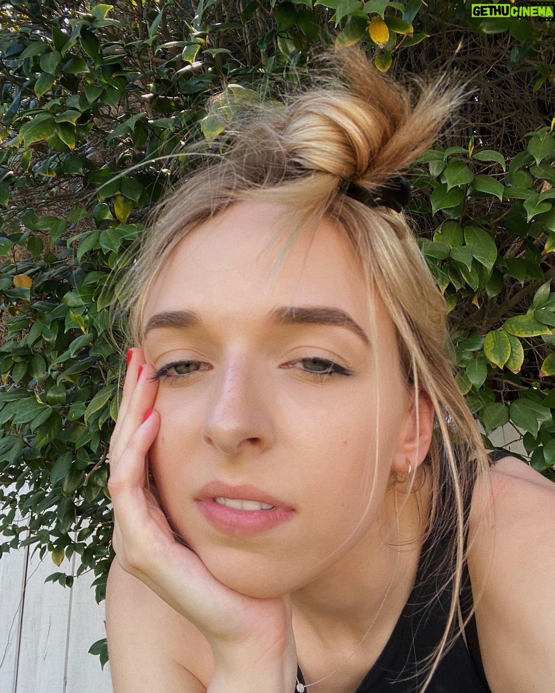 Jenn McAllister - 41.5K Likes - 80 degrees ☀️ i luv it