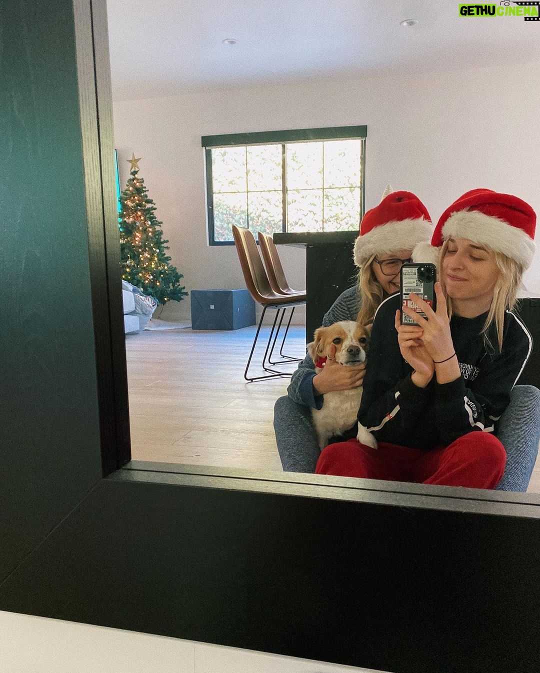 Jenn McAllister Instagram - christmas photo dump 😌🎄 hope u have a merry christmas, love u guys v much Los Angeles, California