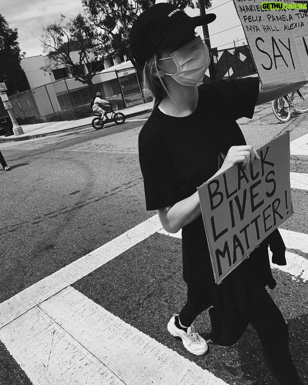 Jenn McAllister - 68K Likes - i’m with you #blacklivesmatter
link with resources in my bio