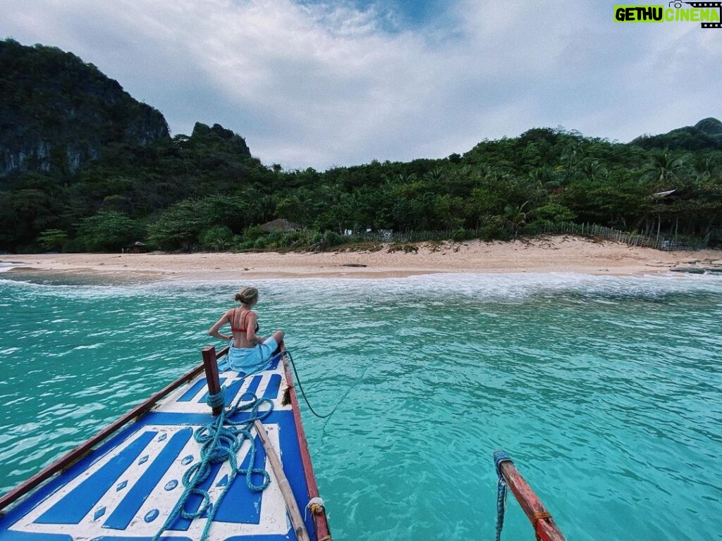Jenn McAllister Instagram - that’s some BLUE ASS WATER El Nido Bacuit, Palawan, Philippines