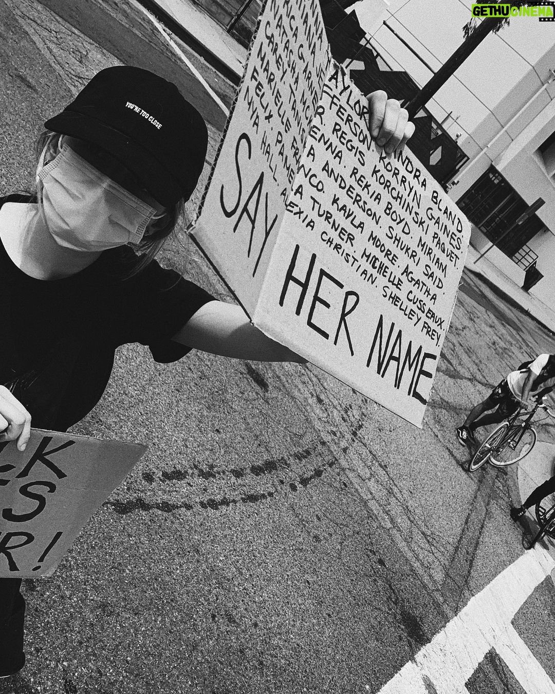 Jenn McAllister - 68K Likes - i’m with you #blacklivesmatter
link with resources in my bio