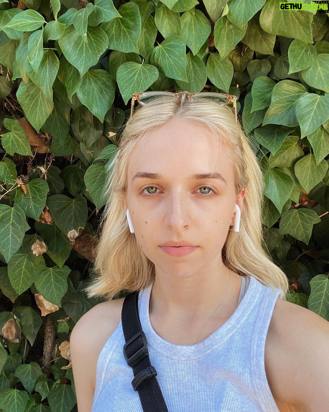 Jenn McAllister - 52.4K Likes - hey! say it back
