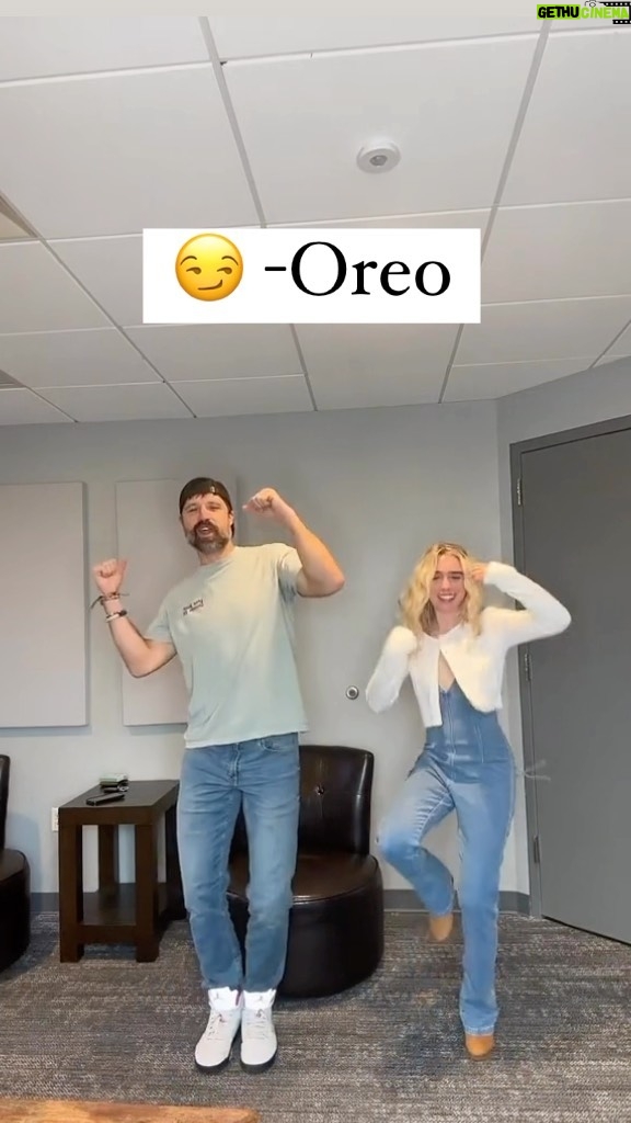 Jenna Davis Instagram - What we do in the studio…😂 btw mine is 🍪 #fancylike Music Row