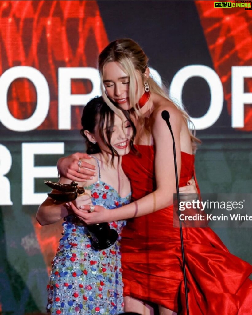 Jenna Davis Instagram - Wow we did it 🥹 Last night @hollywoodcreativealliance #AstraAwards left us speechless. Wouldn’t have wanted to spend it with anyone else but my favs @violetmcgraw and @madeleinemcgraw ❤️ So insanely proud and happy our movie @meetm3gan won this evening! Thank you @blumhouse @universalpictures @atomicmonster for believing in us and this film! 🎀: @hairbybradleyleake ✨: @styledbylmc 👗: @lethanhhoa_official 👠: @betseyjohnson 👛: @jeffreylevinson 💍: @ettika @heymaeve
