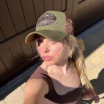 Jenna Davis Instagram – many moods this morning <3