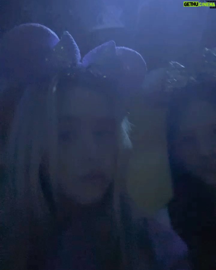 Jenna Davis Instagram - A series of events @ disney 🏰🧚‍♀️🩷 1) I got matching purple ears 💜 2) cream cheese pretzels >> 3) my beautiful besties 🥵 4) sweat sets over everything 5) we had to but the lighting was << 6) best shadow pic I ever took 7) j squared 😎 8) lily caught me taking a snap 💀 9) .5 photos are superior 10) little mermaid broke down 😢 Disneyland