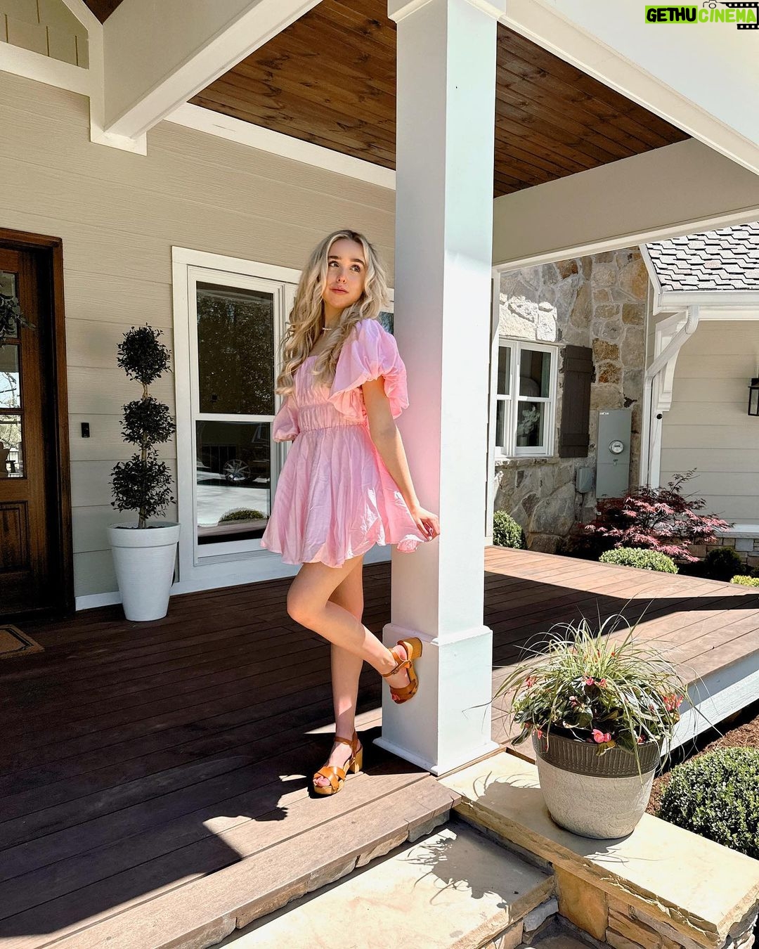 Jenna Davis Instagram - spring things 🌷 Nashville, Tennessee