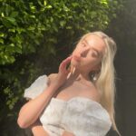 Jenna Davis Instagram - Happy Thanksgiving Y’all👼🤍 feeling incredibly joyful & grateful for this beautiful but wild thing we call life!! Ready to eat & hop in my sweats ;)