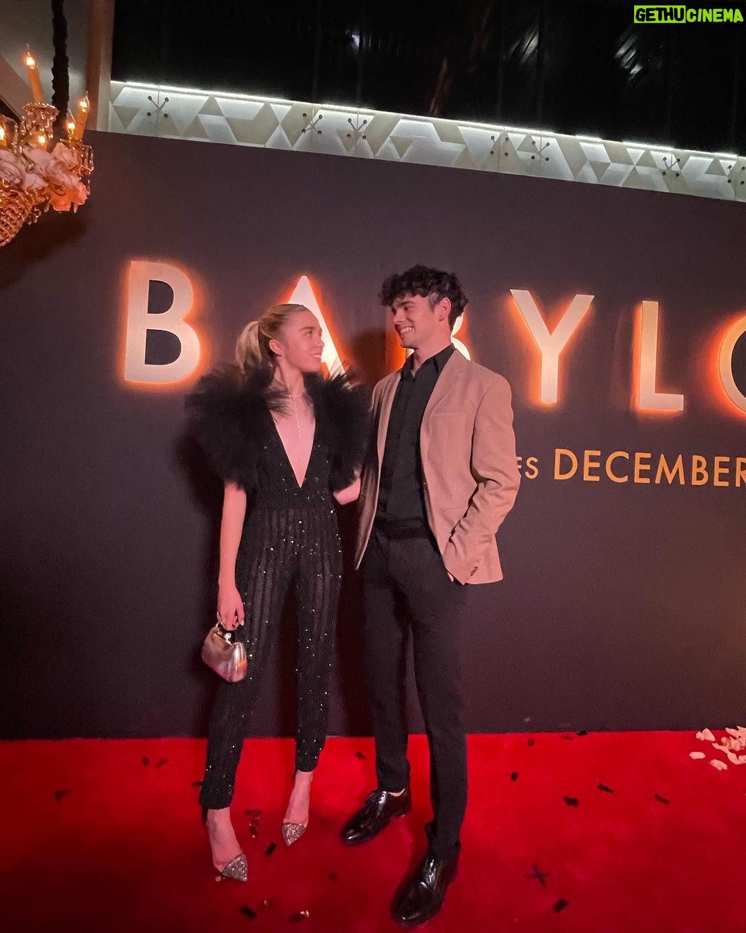 Jenna Davis Instagram - ✨last night✨swipe to see how we ended it ;)🖤 stylist: @styledbylmc hair: @hairbybradleyleake jumpsuit: @michaeldepaulo jewels: @andreannepatry heels: @aldo_shoes bag: @ninashoes event: @babylonmovie @paramountpics Hollywood