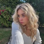 Jenna Davis Instagram - took these in front of my neighbors steps 🤝💓😎 Los Angeles, California