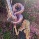 Jenna Davis Instagram - 18 (ahhh I’m an adult💓)