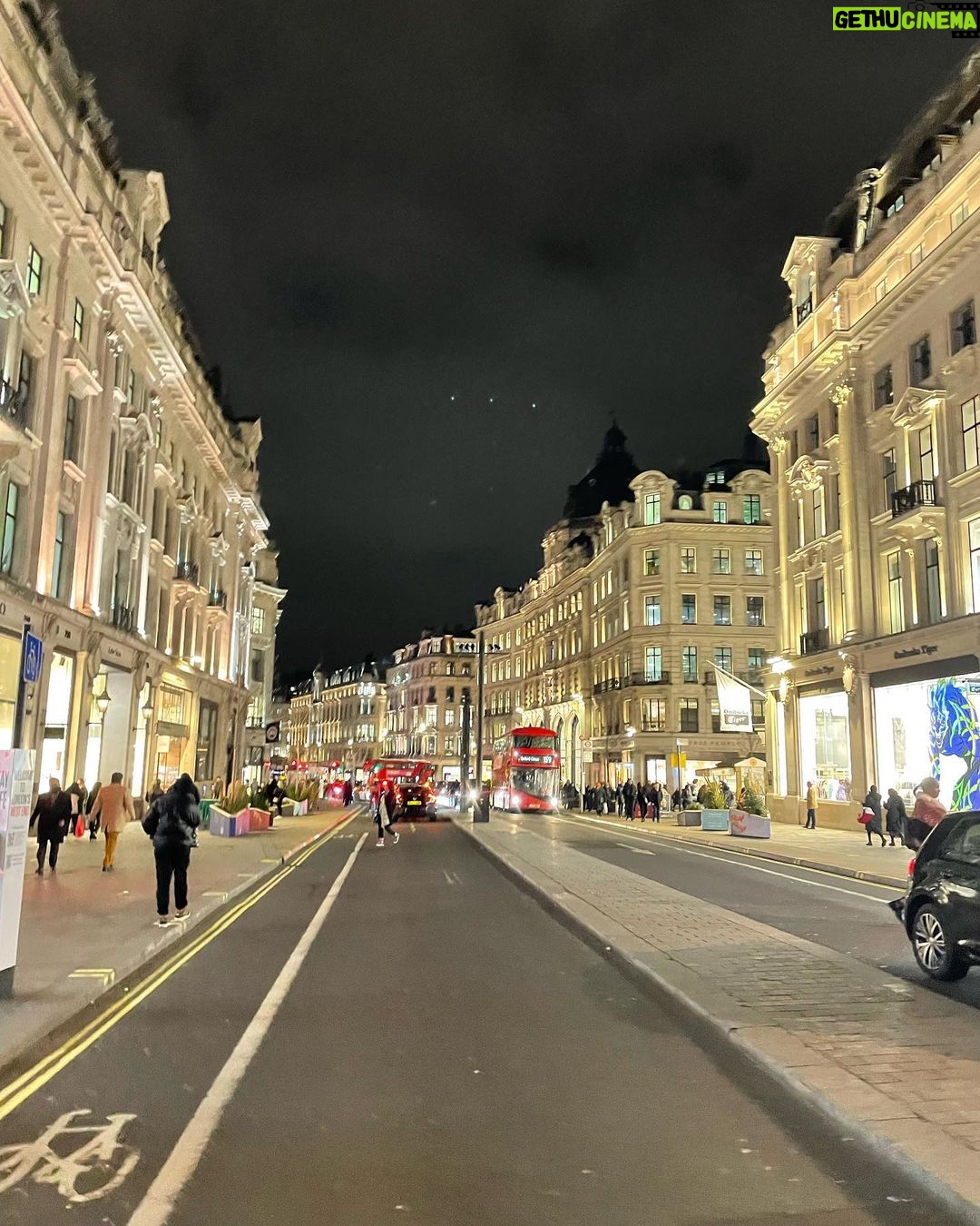 Jenna Davis Instagram - Love from London 💓 Soho, London UK