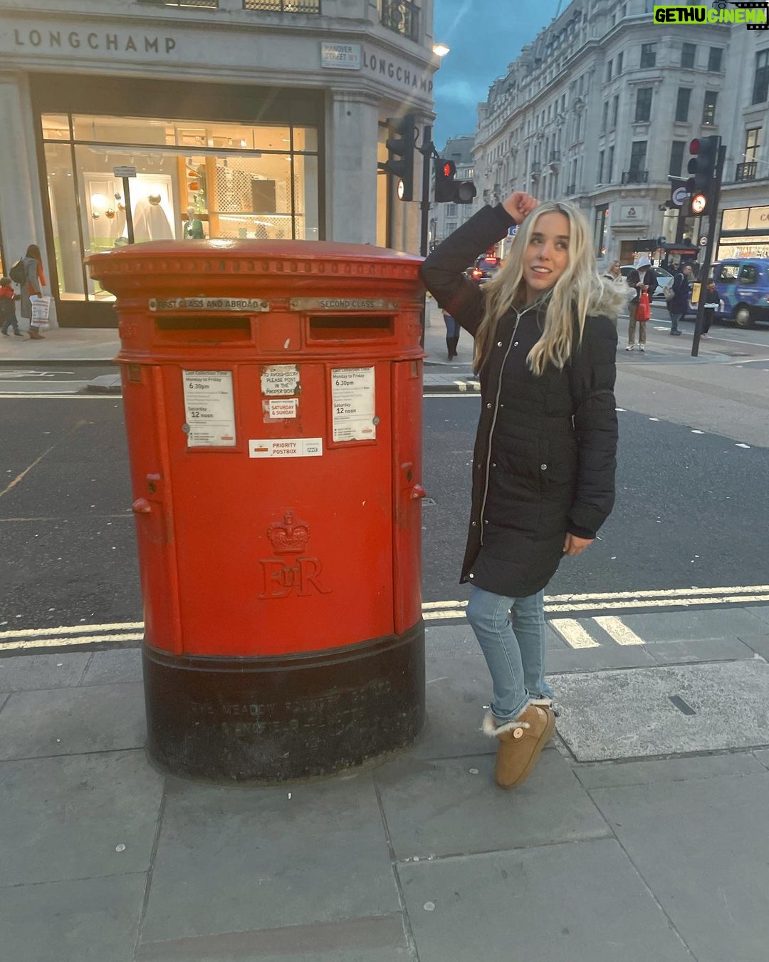 Jenna Davis Instagram - Love from London 💓 Soho, London UK