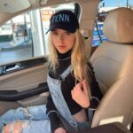 Jenna Davis Instagram - Ur the only 10 I see💙 Gas Station
