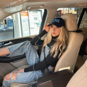 Jenna Davis Instagram - Ur the only 10 I see💙