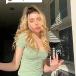 Jenna Davis Instagram - kitchen karaoke 🧑‍🍳 👍 or 👎? #texasholdem #cover #karaoke #beyonce