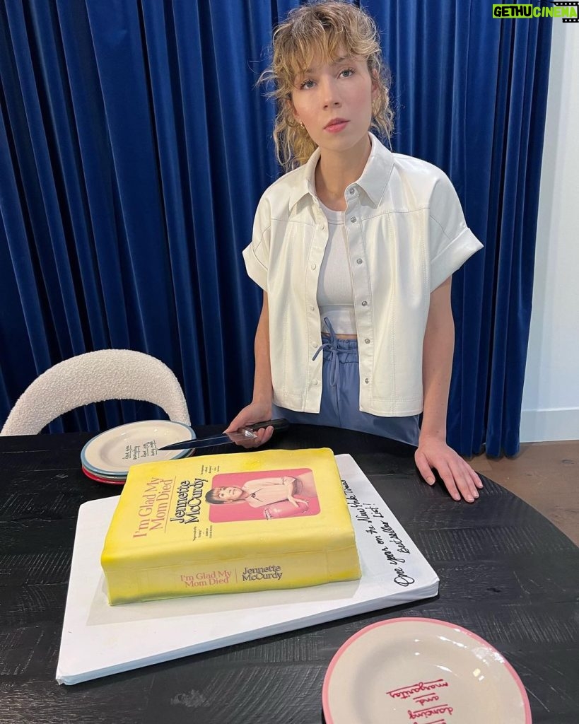 Jennette McCurdy Instagram - happy first birthday igmmd. thank you all so much for making this book a NYT bestseller for one entire year. i honestly can’t believe it. i’m grateful every day for the crazy ride this last year has been and for the incredible opportunities that have come from it. it’s thanks to you all ♥️