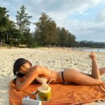 Jennie Panhan Instagram - สวัสดี 2024 …สนใจคนอื่นให้น้อยลง ทะเล ภูเขาให้มากขึ้นนะ ☀️🌊 Novotel Phuket Kamala Beach