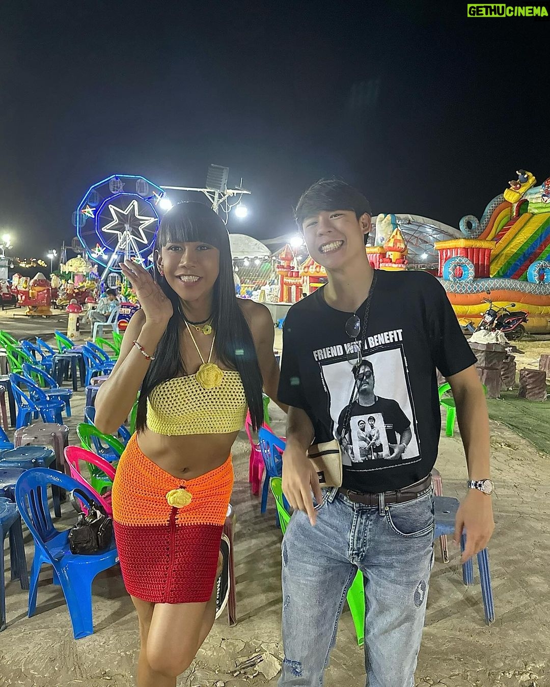 Jennie Panhan Instagram - วัดก็เข้า เหล้าก็แดก…จนภาพตัด 😅 #เวียงจันทร์มันส์มาก#เกินไปปปปป#MEPOOM#ดูกันเร็วๆ พระธาตุหลวง เวียงจันทน์