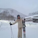 Jennie Panhan Instagram - มาเล่นเถอะสกี อย่ามาเล่นกับใจพี่ก็พอ 😳🎿😂⛷️ #nekkogotohokkaido Niseko, Hokkaido