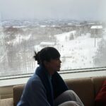 Jennie Panhan Instagram - มาเล่นเถอะสกี อย่ามาเล่นกับใจพี่ก็พอ 😳🎿😂⛷️ #nekkogotohokkaido Niseko, Hokkaido