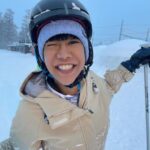 Jennie Panhan Instagram - มาเล่นเถอะสกี อย่ามาเล่นกับใจพี่ก็พอ 😳🎿😂⛷️ #nekkogotohokkaido Niseko, Hokkaido