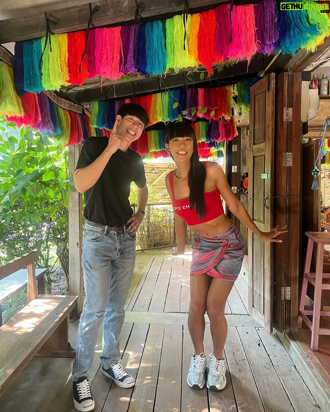 Jennie Panhan Instagram - ธนูจ้อง..จะยิงตรงนั้น บ้านข้างวัดก็..ต้องไปตรงนี้ ว๊ายยยยยย หนูมาต๊ะต่อนยอน 🥰 #MEPOOM