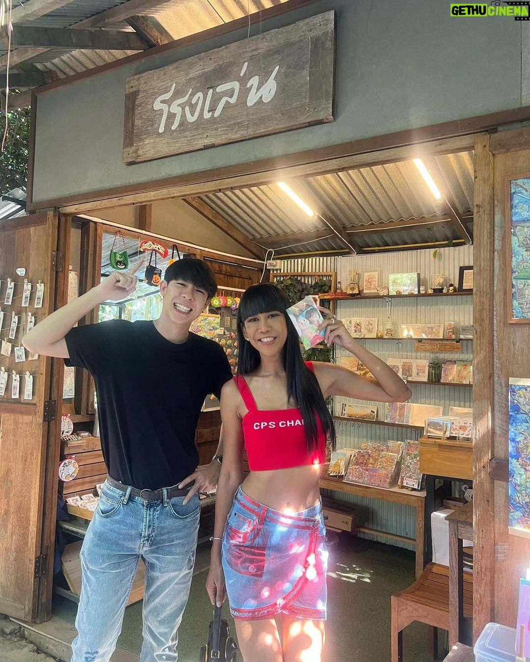 Jennie Panhan Instagram - ธนูจ้อง..จะยิงตรงนั้น บ้านข้างวัดก็..ต้องไปตรงนี้ ว๊ายยยยยย หนูมาต๊ะต่อนยอน 🥰 #MEPOOM