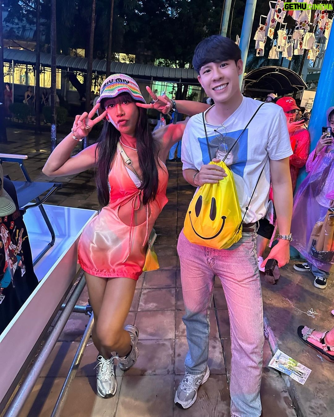 Jennie Panhan Instagram - หนูเป็นคนตรงๆ ตรงเข้าซุ้มเบียร์เลยพี่ 😂🍺 #catexpo10#MEPOOM#ดูกันยัง