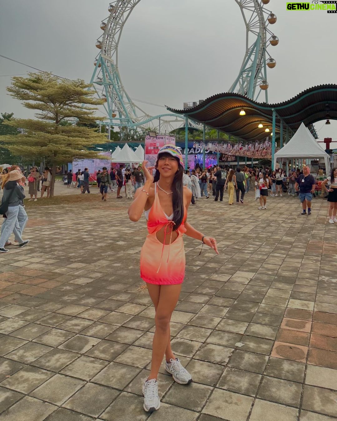 Jennie Panhan Instagram - หนูเป็นคนตรงๆ ตรงเข้าซุ้มเบียร์เลยพี่ 😂🍺 #catexpo10#MEPOOM#ดูกันยัง