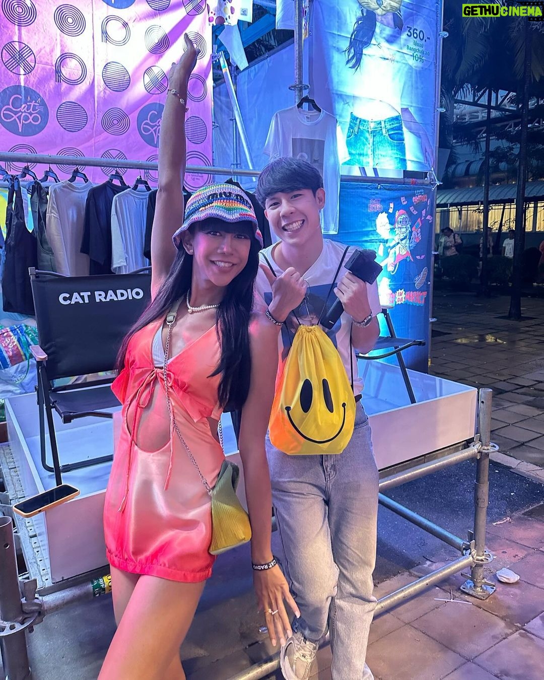 Jennie Panhan Instagram - หนูเป็นคนตรงๆ ตรงเข้าซุ้มเบียร์เลยพี่ 😂🍺 #catexpo10#MEPOOM#ดูกันยัง