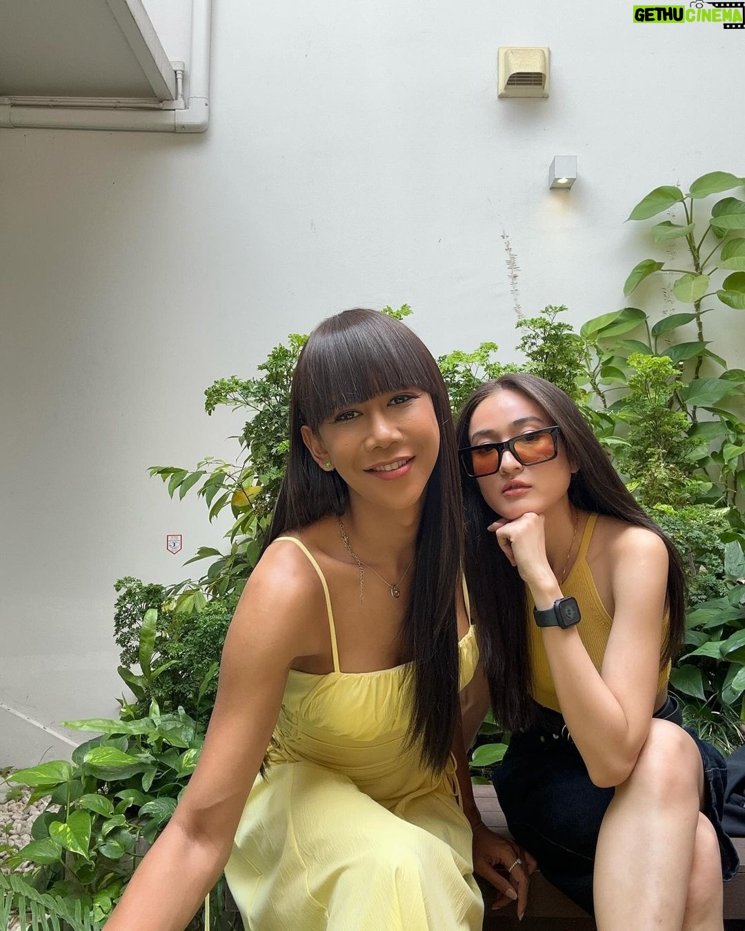 Jennie Panhan Instagram - เพื่อน(ที่สวยกว่า)กอมอนอ 😂🌼🥐🥬🍑