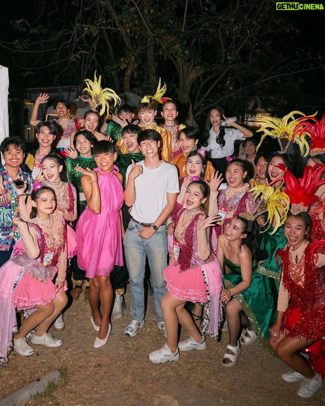 Jennie Panhan Instagram - ดึกๆ สวยไม่สร่าง พอสว่างก็หนีเข้าวัด 🤭🙏🏾 #เชียงใหม่มันเป็นงี้#MEPOOM#ลูกทุ่งวิจิตรศิลป์#2ทุ่มคืนนี้
