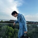 Jeno Instagram - 📸#ferragamohugbag #ferragamofw23 @ferragamo @_maximiliandavis_