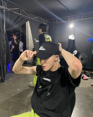 Jeno Instagram - 드림쇼 비하인드.. ㅎㅎ