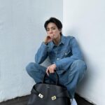 Jeno Instagram - 📸#ferragamohugbag #ferragamofw23 @ferragamo @_maximiliandavis_