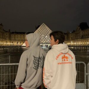 Jeno Instagram - PARIS💚💚