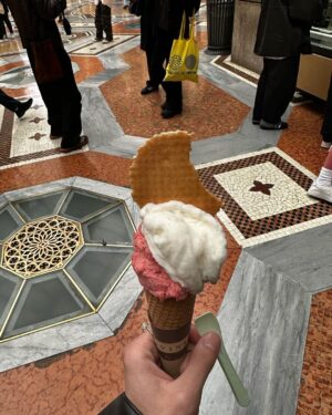 Jeno Instagram - Milano!!🍦🍧 @ferragamo
